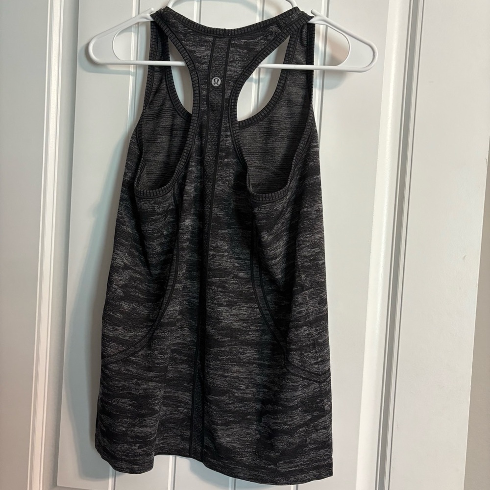 Lululemon Grey Tank Tops Set of 2 - Picture 6 of 7